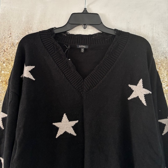 Buffalo Star Print Distressed V-Neck Sweater (NWT) - Picture 4 of 14